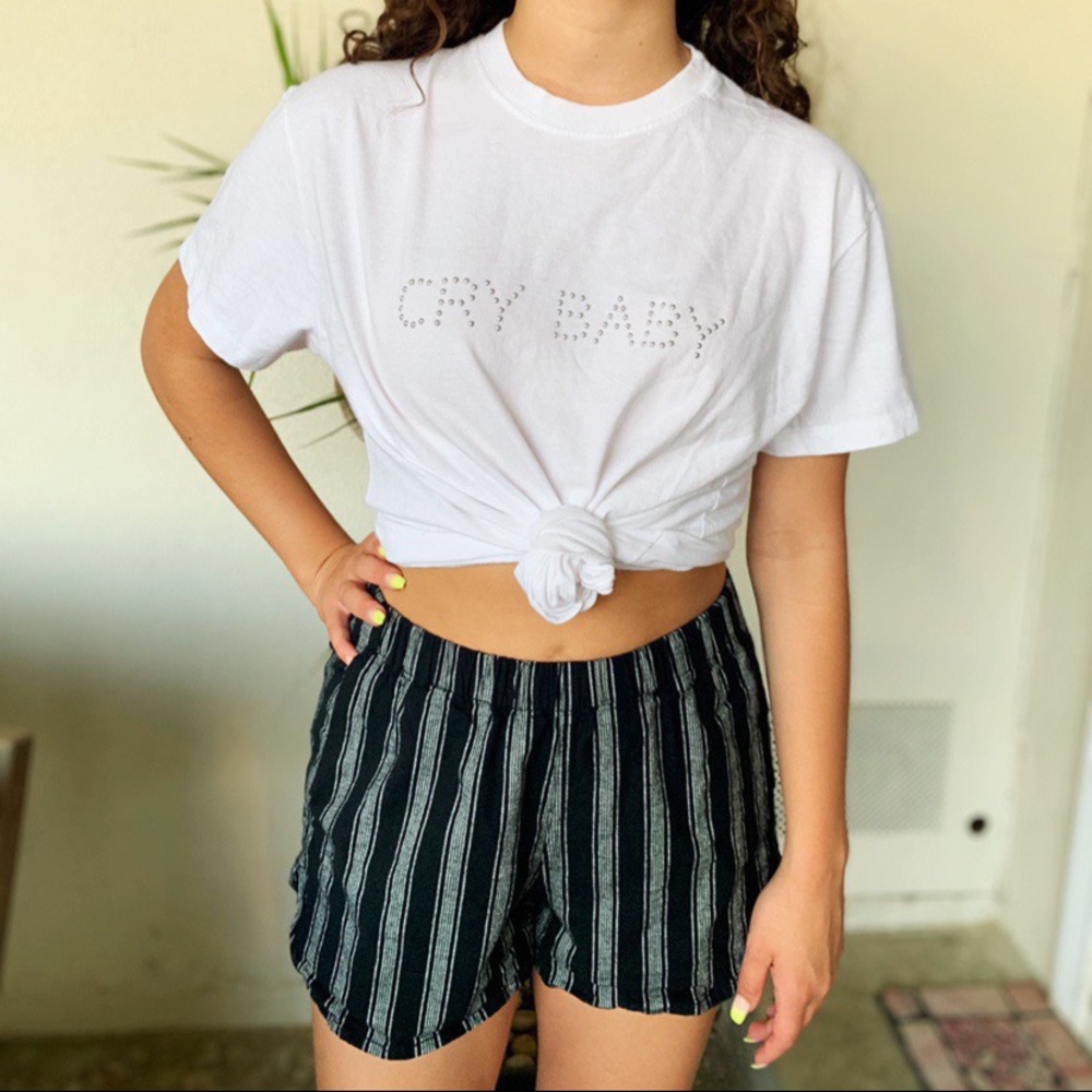 BRANDY MELVILLE CRYBABY GRAPHIC TEE